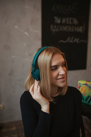 Bluetooth-наушники накладные Bluetooth 5.0 200mAh More Choice HW15